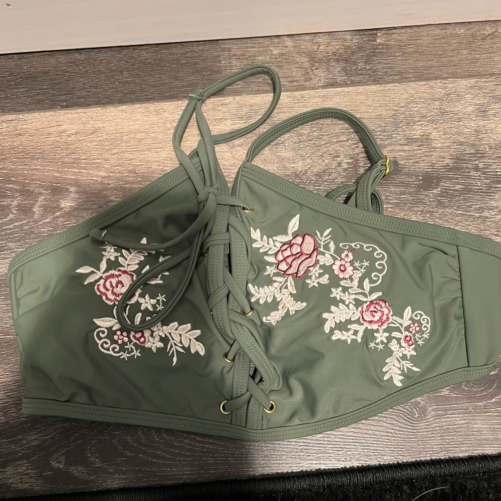 Swimming suit top. Worn once. I just don’t wear it.